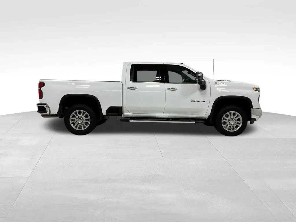 2025 CHEVROLET SILVERADO 2500 | Photo Three