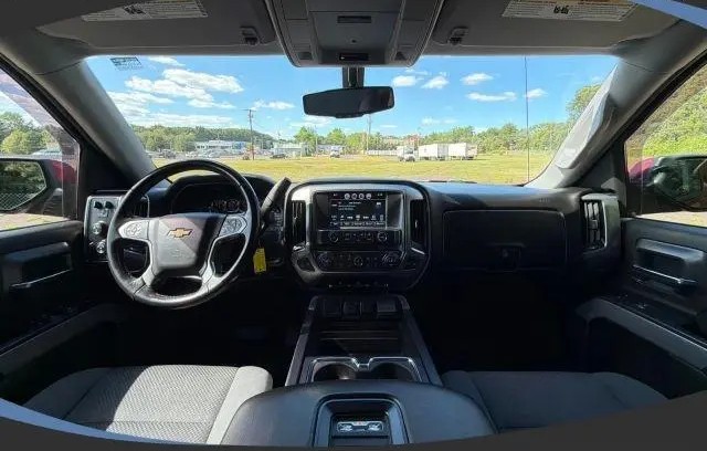 2018 CHEVROLET SILVERADO 1500 LT | Photo Six