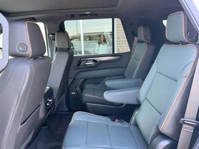 2025 GMC YUKON AT4 | Photo Seven