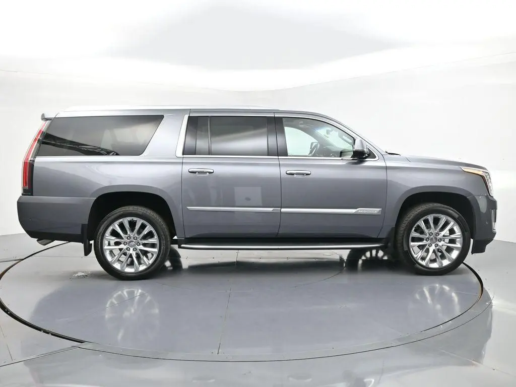 2019 CADILLAC ESCALADE ESV LUXURY | Photo Three
