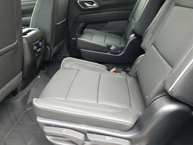 2024 CHEVROLET SUBURBAN PREMIER | Photo Four