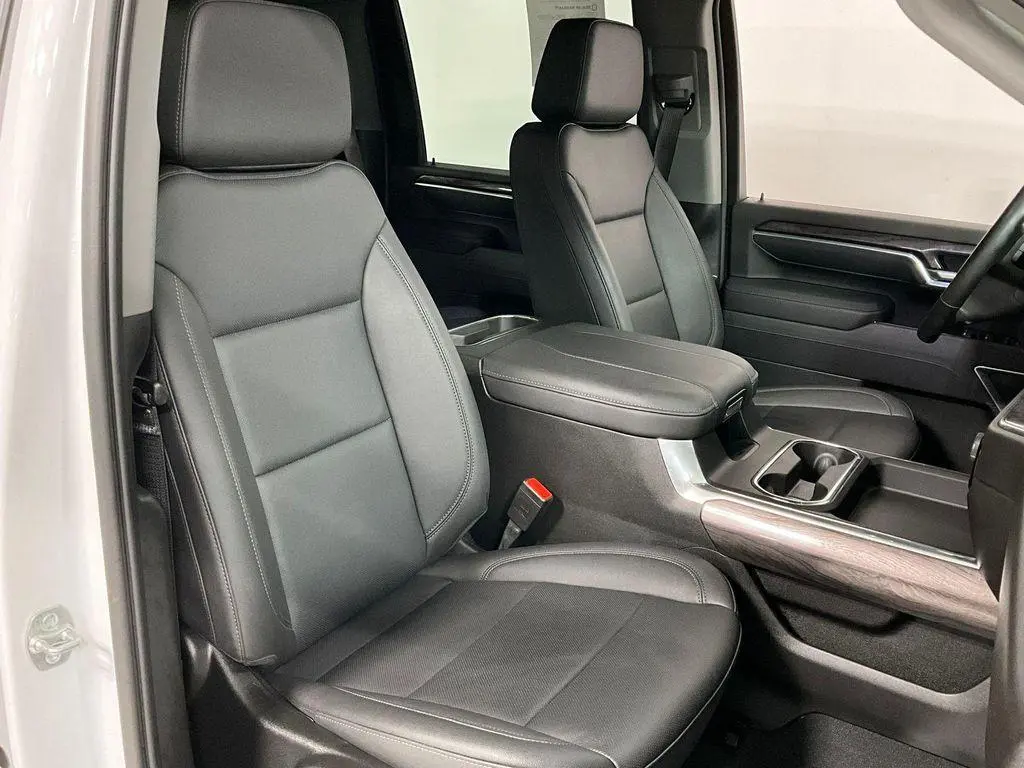 2025 CHEVROLET SILVERADO 2500 | Photo Six