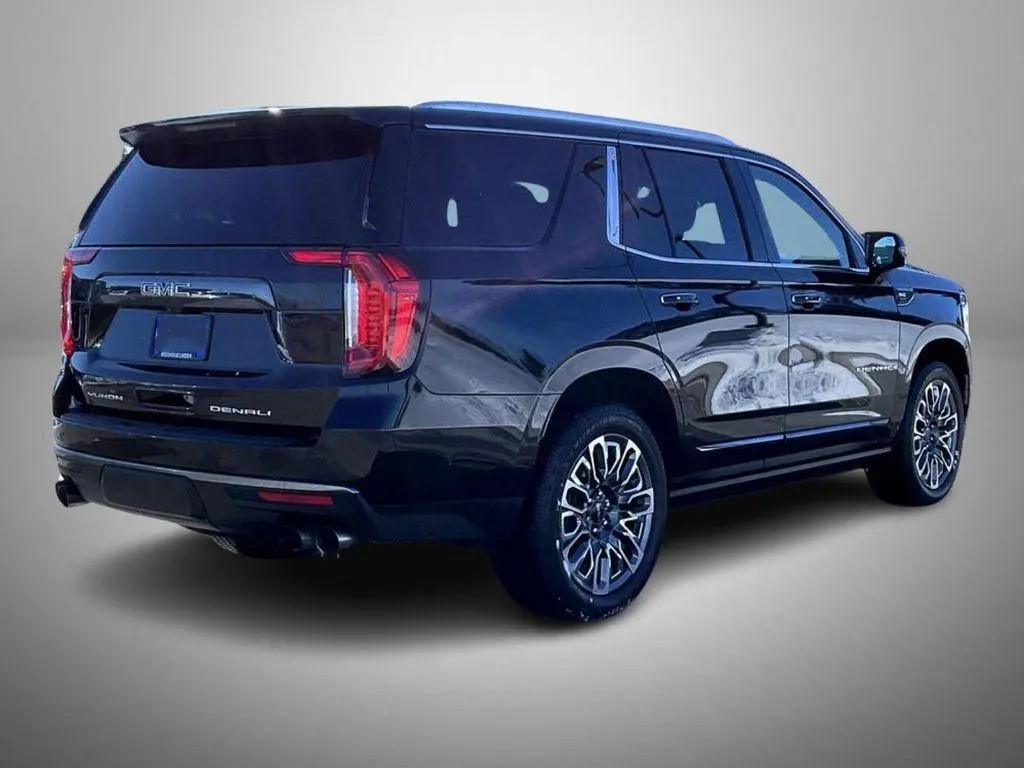2024 GMC YUKON DENALI ULTIMATE | Photo Three