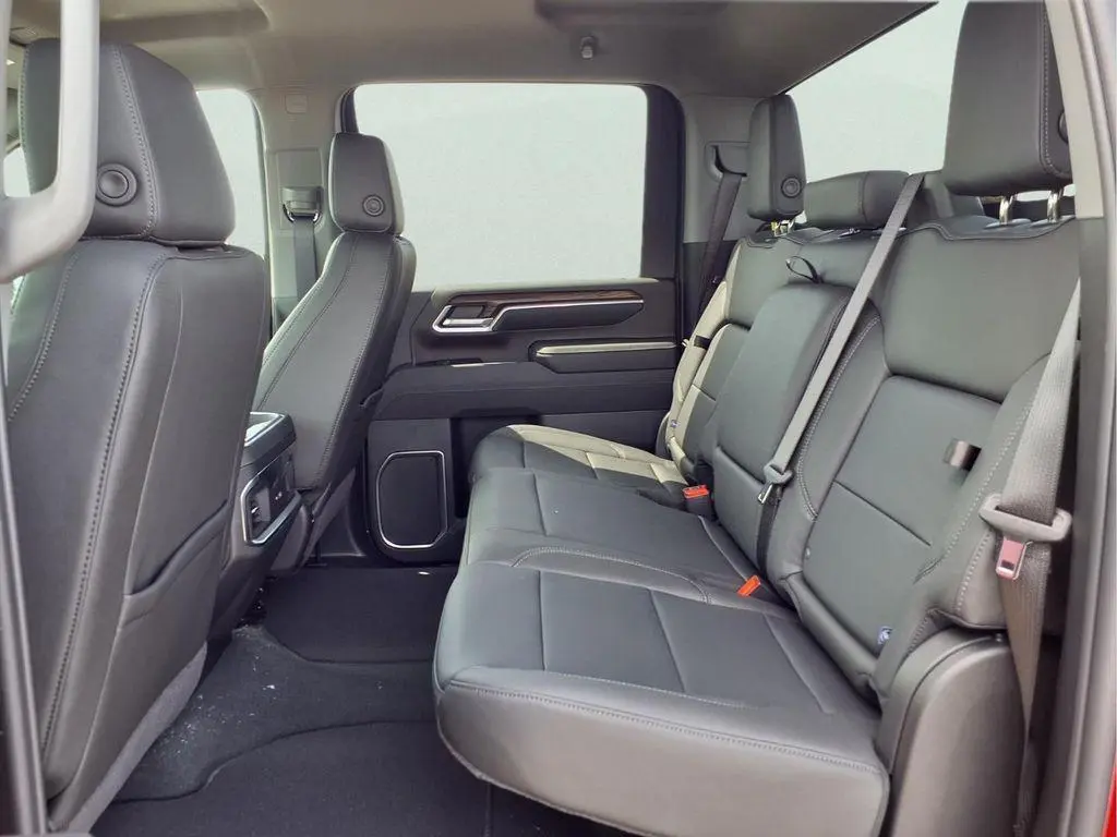 2025 GMC SIERRA 2500 SLT | Photo Five