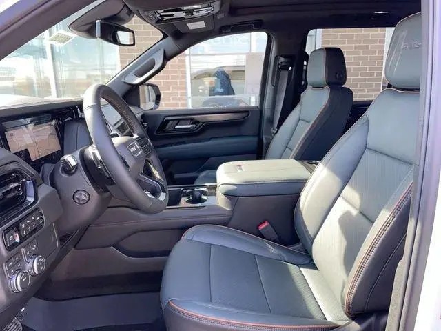 2025 GMC YUKON AT4 | Photo Five
