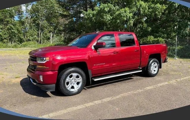 2018 CHEVROLET SILVERADO 1500 LT | Photo One